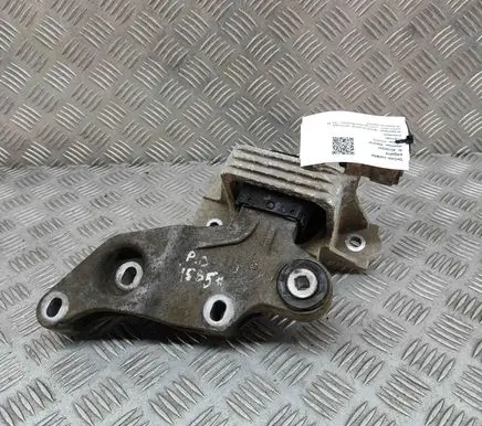Mercedes-Benz Vito Viano W447 Engine mount bracket A4472410713