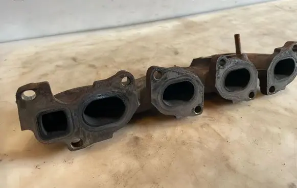 Opel Astra J Exhaust manifold 55565985