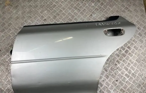 Subaru Impreza I Rear door