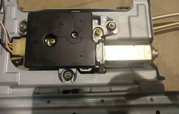 Nissan X-Trail T30 Sunroof motor/actuator