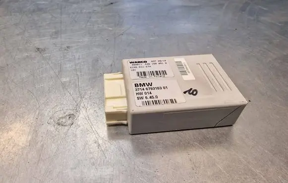 BMW X6 E71 Air suspension control unit module (rear) 6793163 4461500510