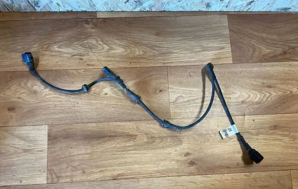 Volkswagen Touareg II Front ABS sensor wiring 7P0971279C 160551