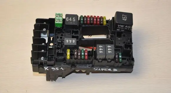 Skoda Superb B8 (3V) Fuse module 5Q0937125B
