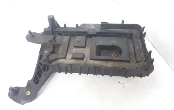 Volkswagen PASSAT B6 Battery tray 1K0915333H