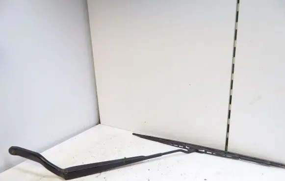 Ford Fusion Front wiper blade arm 2N111726AC