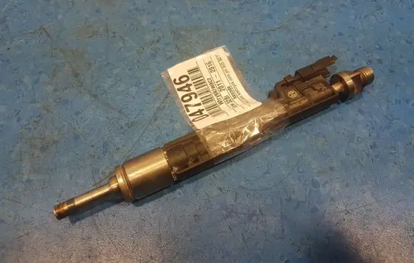BMW 7 F01 F02 F03 F04 Fuel injector 8625397