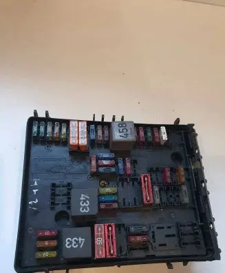 Volkswagen Golf V Fuse module 01394932
