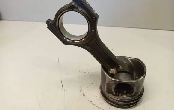 BMW X5 E70 Piston with connecting rod 84L110