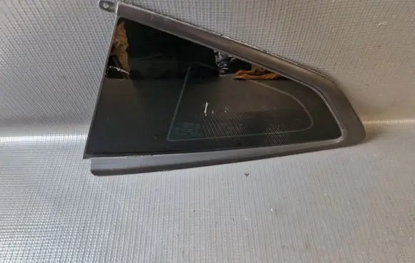Chevrolet Camaro Rear side window 23410775