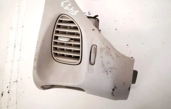 Nissan Almera Tino Dash center air vent grill 68210bu200