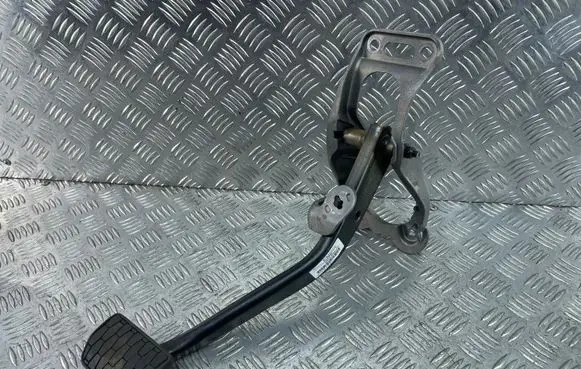 Jaguar XE Brake pedal GX732450CC