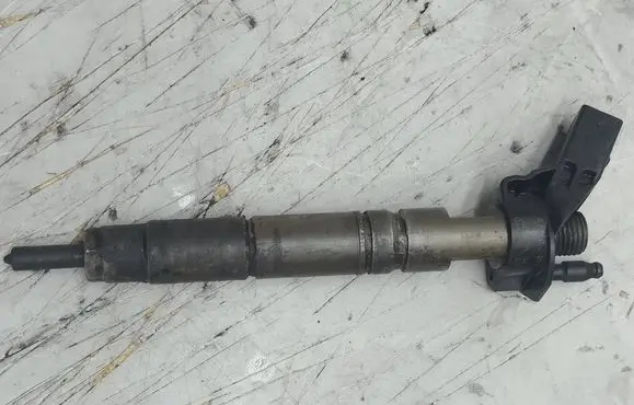 Mercedes-Benz ML W164 Fuel injector A6420700587 0445115 SB5UC55