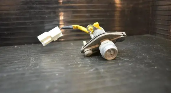 Loading door lock