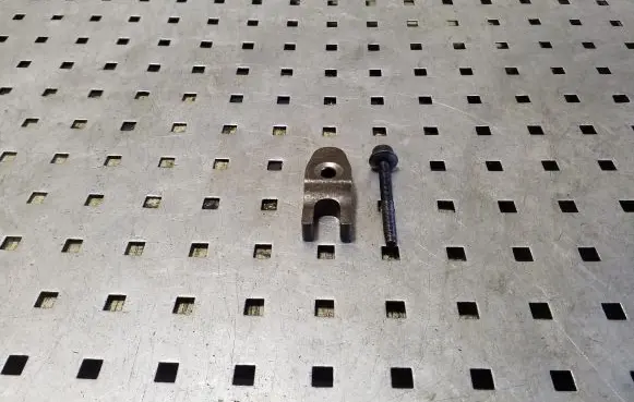 Volvo XC70 Fuel Injector clamp holder