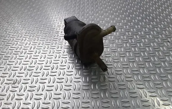 Nissan Primera Windscreen/windshield washer pump