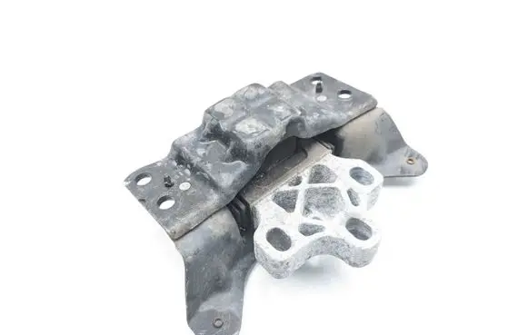 Volkswagen Passat Alltrack Engine mount bracket 5Q0199555T