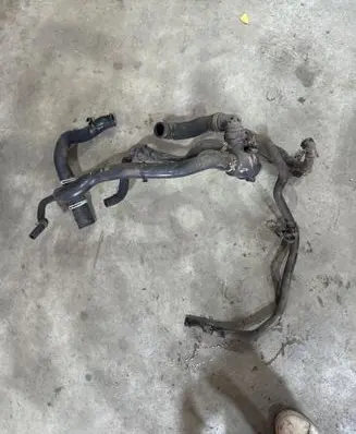 Engine coolant pipe/hose