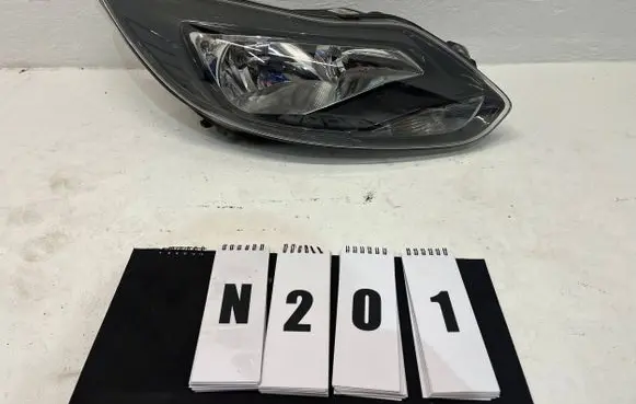 Ford Focus Headlight/headlamp BM51-13W029-CF BM5113W029CF
