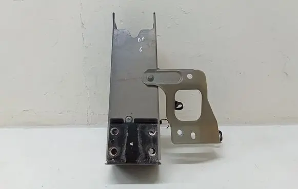 Tesla Model 3 Fender mounting bracket 108601600D