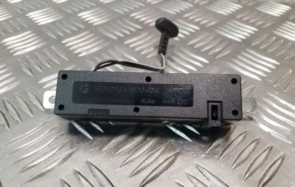 Jeep Grand Cherokee (WJ) Aerial antenna amplifier 56042134AB