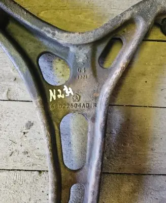 Jeep Grand Cherokee Front lower control arm/wishbone 68022604AD