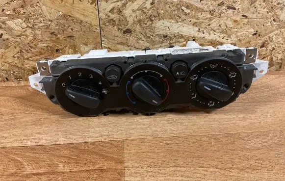 Ford Focus Climate control unit 3M5T19980AD 69607320