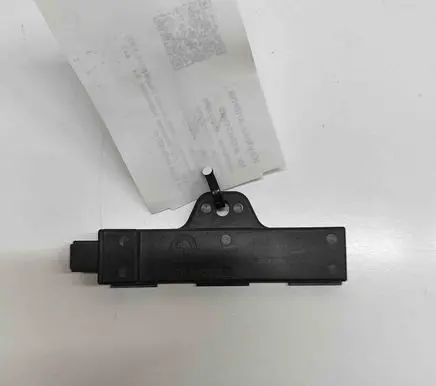 BMW M8 F91 F92 G14 G15 Keyless system antenna 6832065