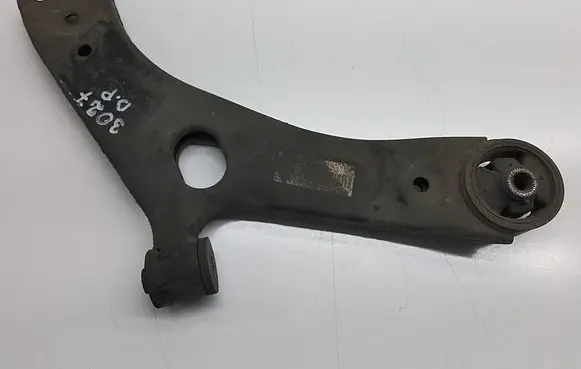 Hyundai ix35 Front lower control arm/wishbone 545012Y002