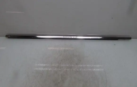 Infiniti M Front door trim (molding) LEWYCH