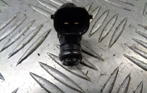 Skoda Fabia Mk1 (6Y) Fuel injector 03E906031