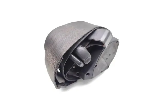 Iveco Daily 35.8 - 9 Front seatbelt 047113