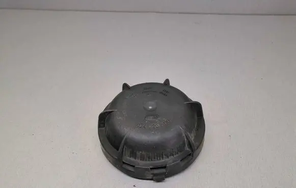 Volkswagen PASSAT B3 Headlight/headlamp dust cover 13472800