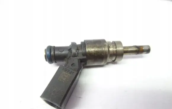Audi A6 S6 C6 4F Fuel injector 06E036C