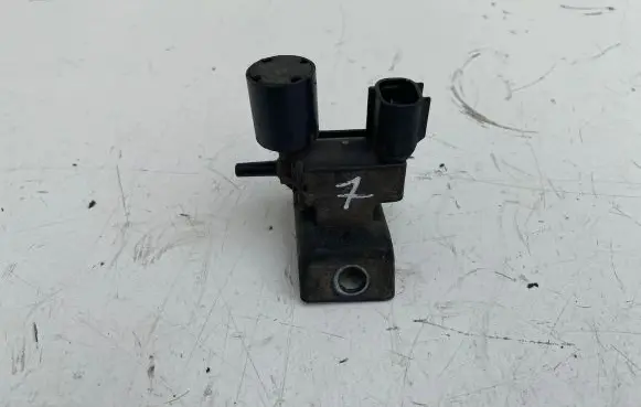 Toyota Corolla Verso E121 Vacuum valve 9091012232