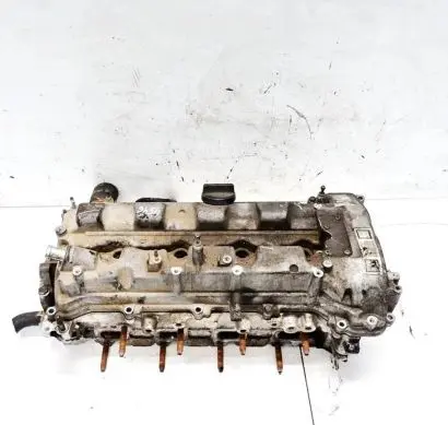 Toyota Avensis T270 Engine head 