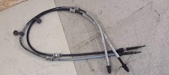Handbrake/parking brake wiring cable