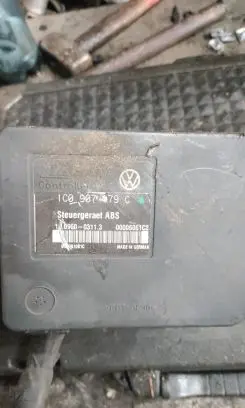 Volkswagen Golf IV ABS Pump 1C0907379C 10096003113 1J0614117E