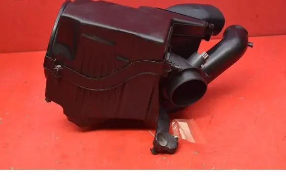 Ford Escape III Air filter box CV619600
