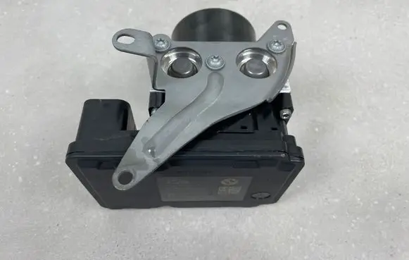 BMW 3 E90 E91 ABS Pump 6789304 678930401