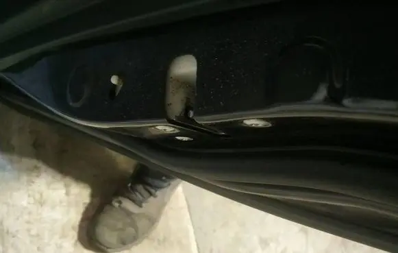 Mitsubishi Lancer X Rear door lock
