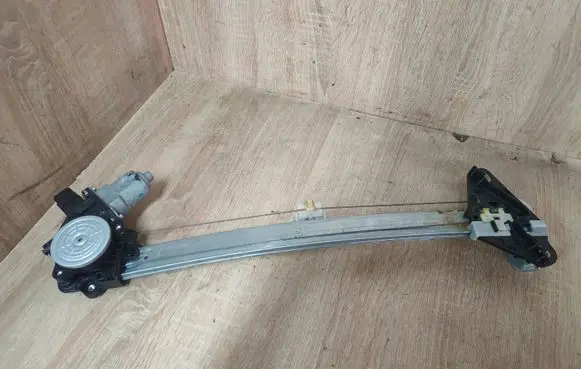 Honda Civic Rear door window regulator motor