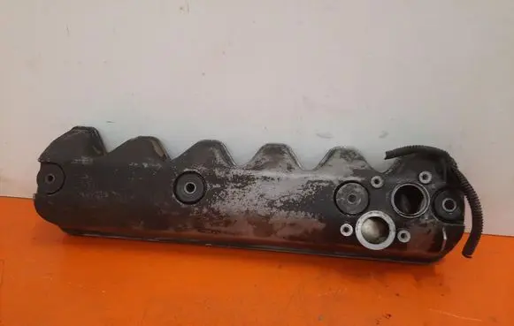 Volkswagen PASSAT B5.5 Rocker cam cover 074103469F