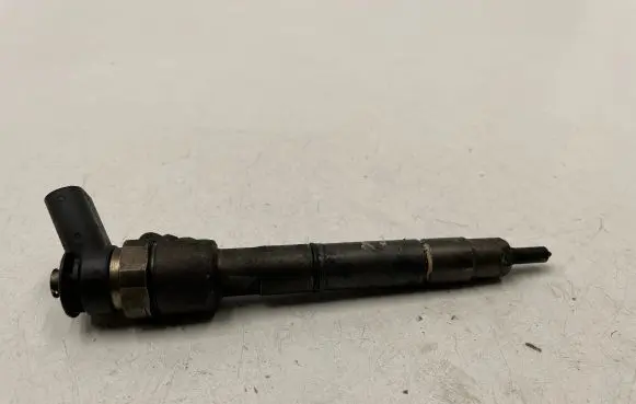 Mercedes-Benz B W245 Fuel injector A6400700787