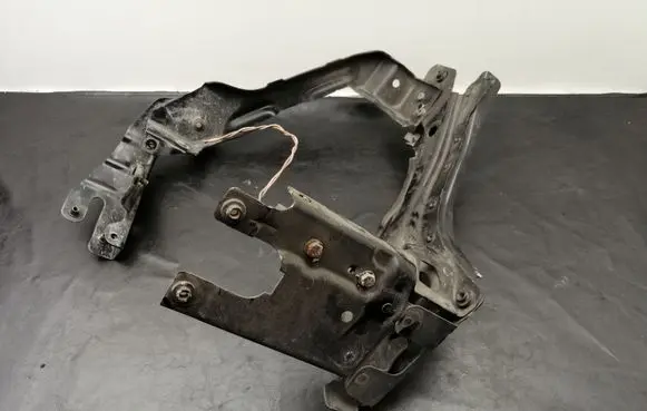 Mercedes-Benz E W211 Radiator support slam panel bracket A2116200316