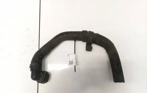 Volkswagen PASSAT B7 Engine coolant pipe/hose