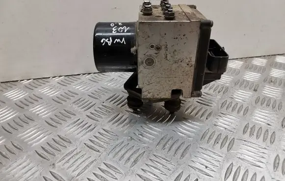 Volkswagen PASSAT B6 ABS Pump 3C0614109C 16431601