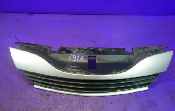 Renault Laguna II Front bumper upper radiator grill 8200012581