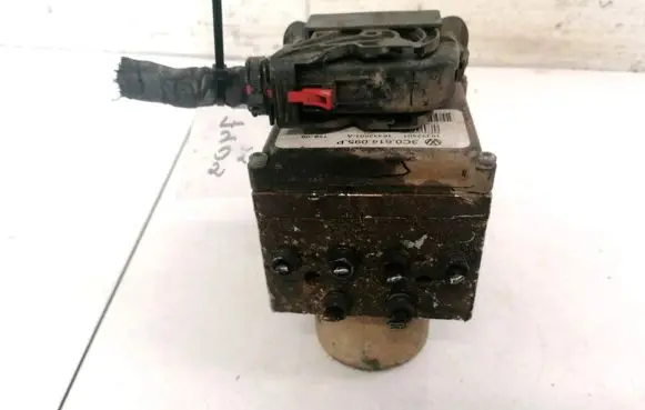 Volkswagen PASSAT B6 ABS Pump 3C0614095P 16332501A