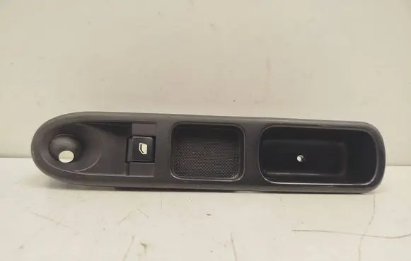 Peugeot 207 Electric window control switch 96548608 7202A