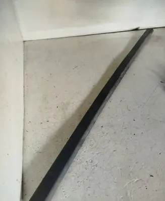 Volkswagen PASSAT B6 Front door trim (molding) 